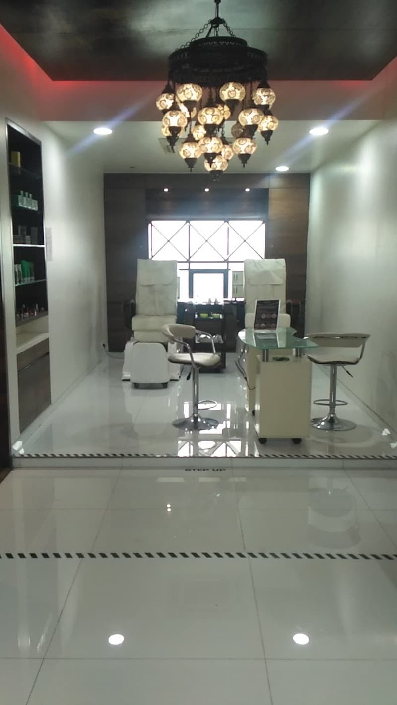 Aurathaispasalon Pune photo