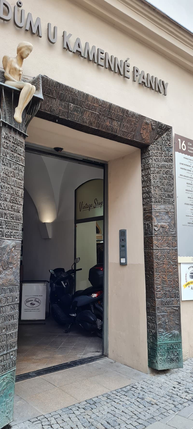 AWA Shop Brno photo