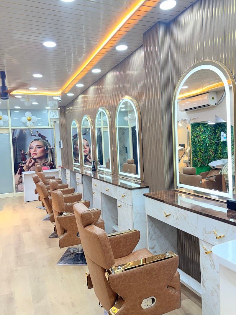 Ayushi Beauty Parlor Delhi photo