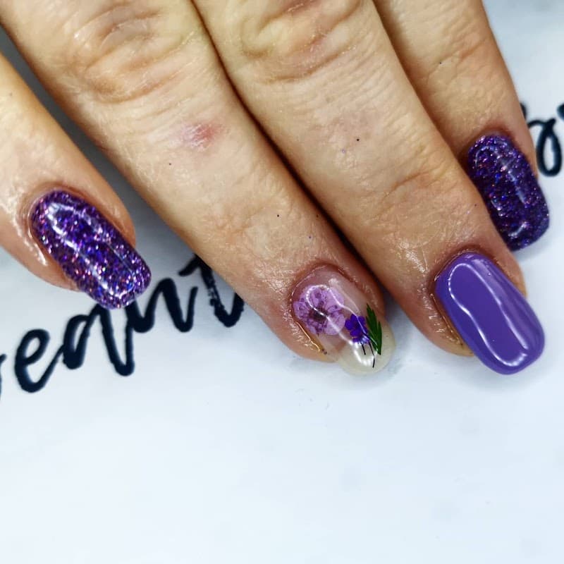 B Beautiful by Amanda Wigan photo