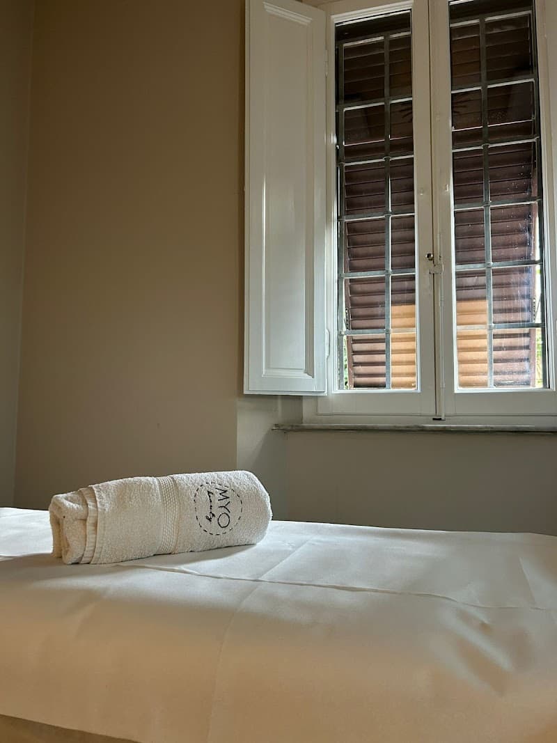 B to Y Lovely Beauty Cecina photo