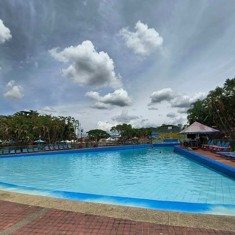 Balneario Las Pirámides Cartago photo