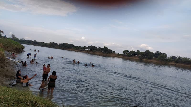 Balneario Naupe Daule photo