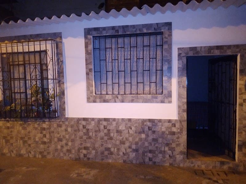 Baños de Cajón Oasis El Colombiano Guayaquil photo