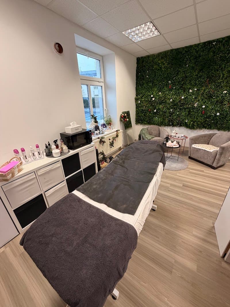 Barbora Mocová BEZBOBRA Hradec Králové photo