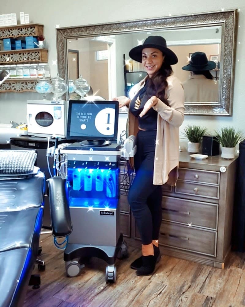 Beauty Bar by Naty Ventura photo