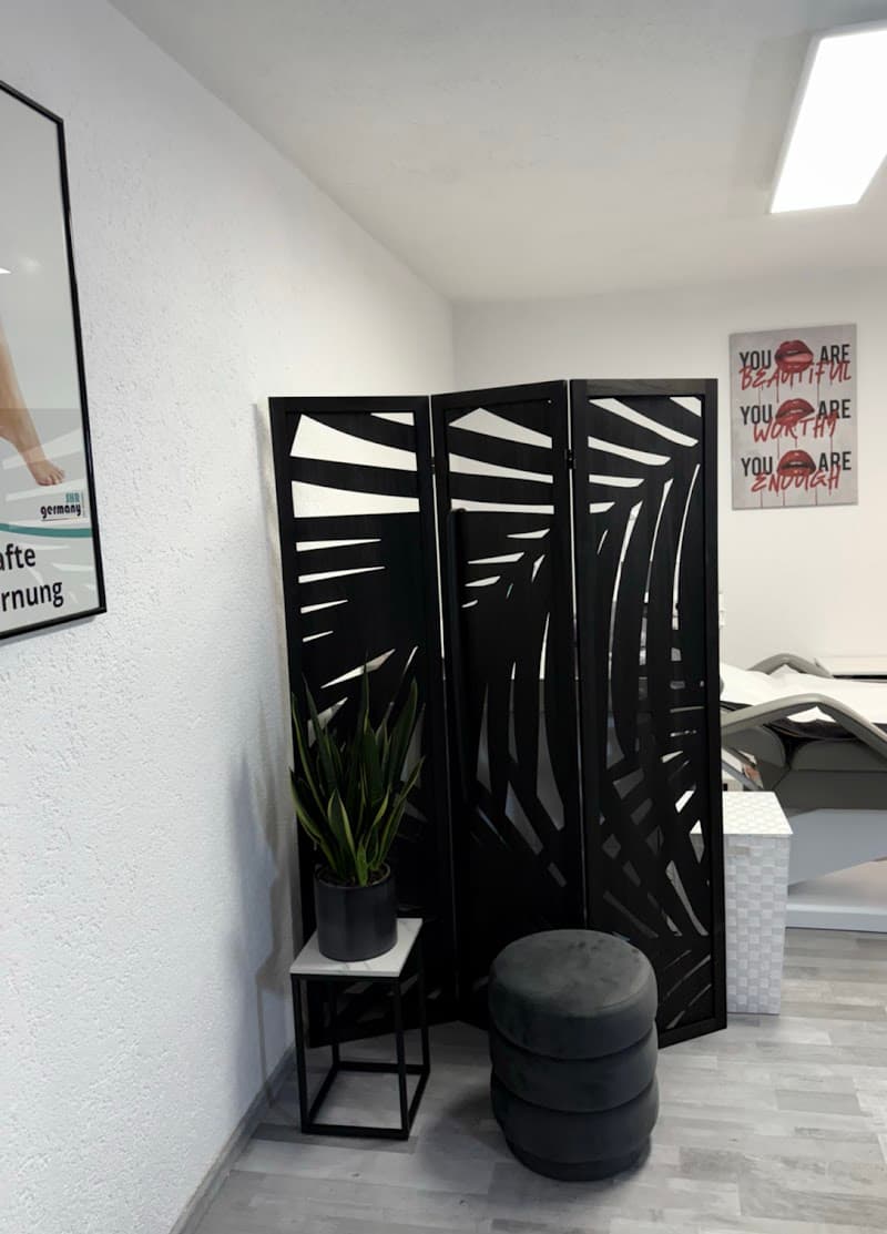 Beauty by Laura Aindling photo