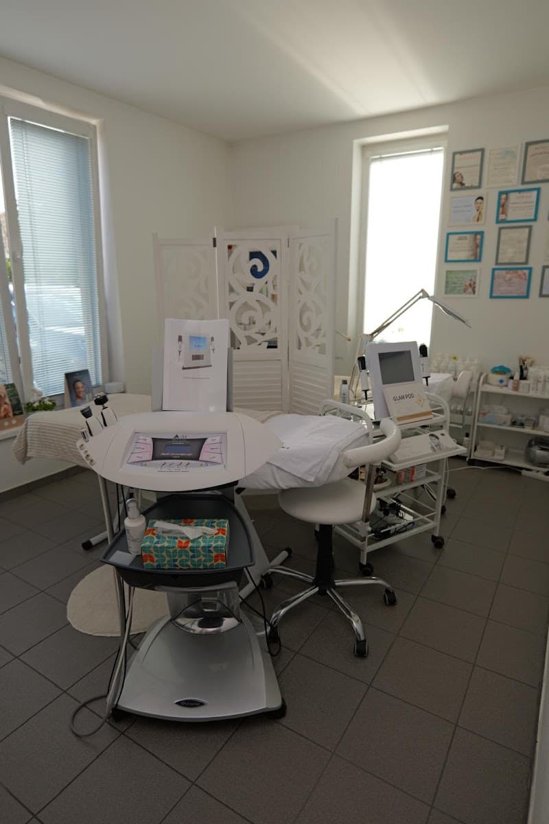 Beauty center face &body Chynorany photo