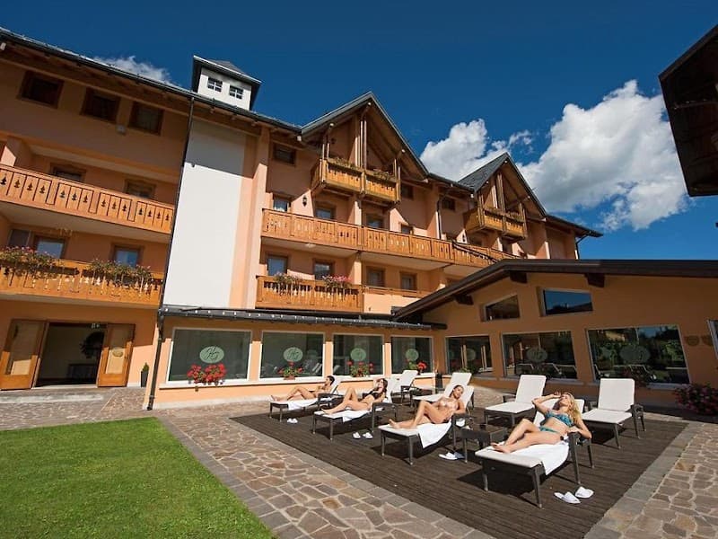 Beauty Spa Hotel Gaarten Gallio photo
