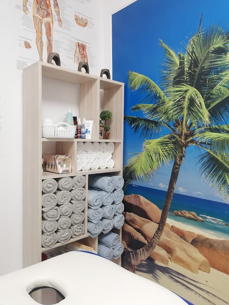 Beauty & Therapeutic Massage Studio Très Chic Saints Constantine and Helena photo