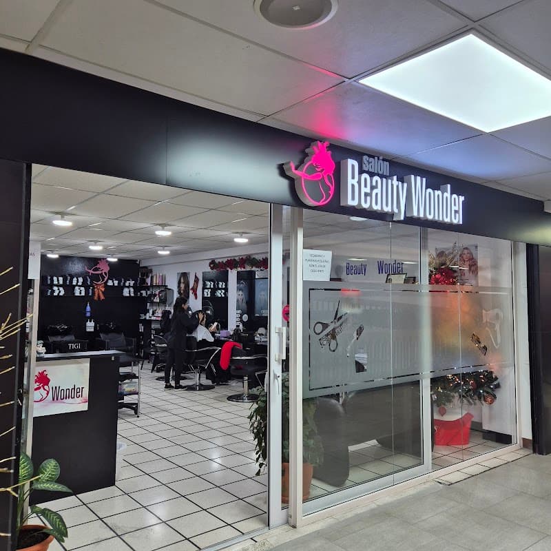 Beauty Wonder Salon Antigua Guatemala photo