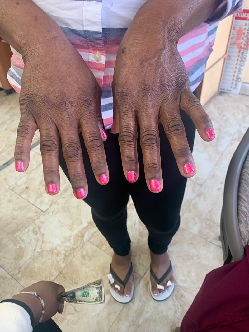 Beez Nails Spa New York photo