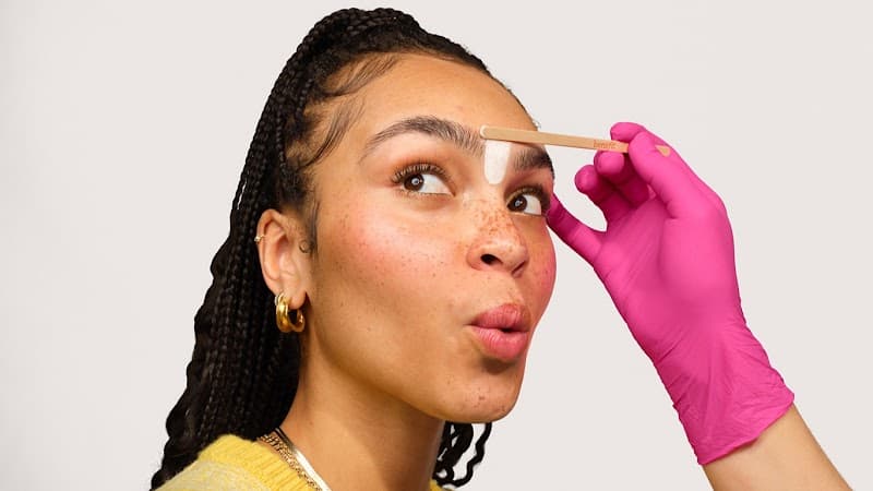 Benefit Cosmetics BrowBar Düsseldorf photo