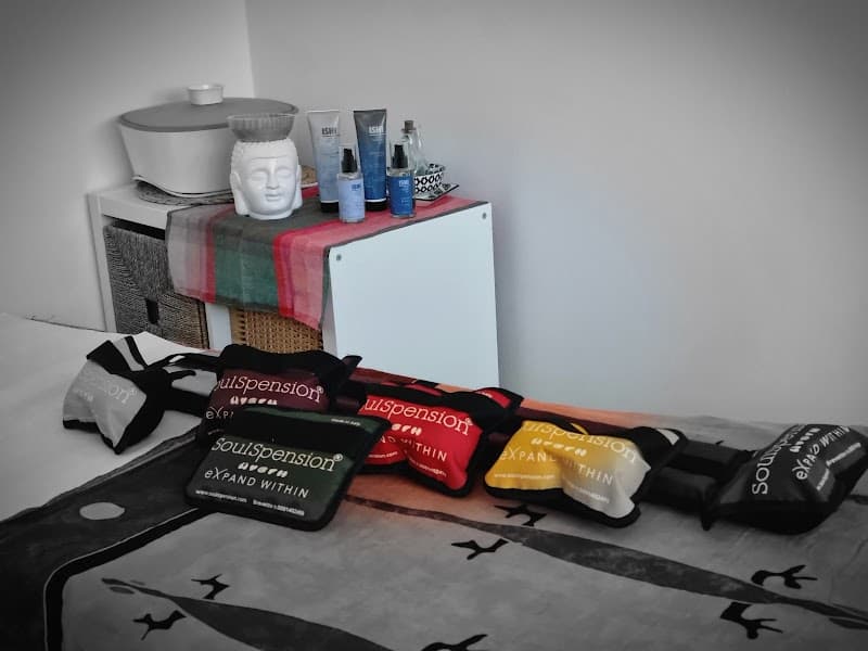 Benessere con Ilaria | Ayurveda - Reiki - Sospensione Posturale - Stone Hot & Cold Massage - Bamboo photo