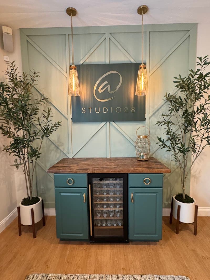 Beth Robinson Therapeutic Massage at studio28 Bridgewater photo