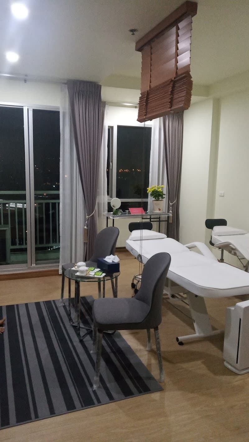 Blue Ribbon Facial Massage Bangkok photo