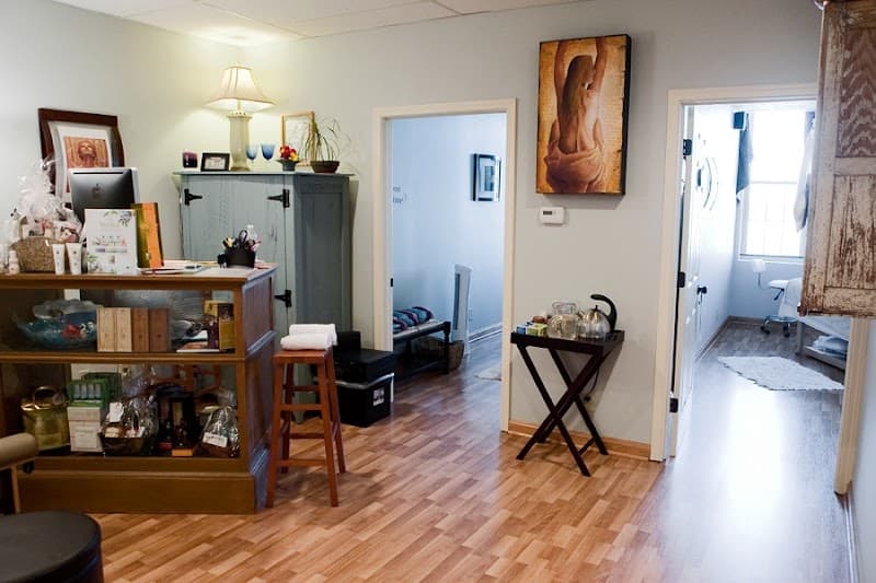 Body & Face By Kristin Geneseo photo