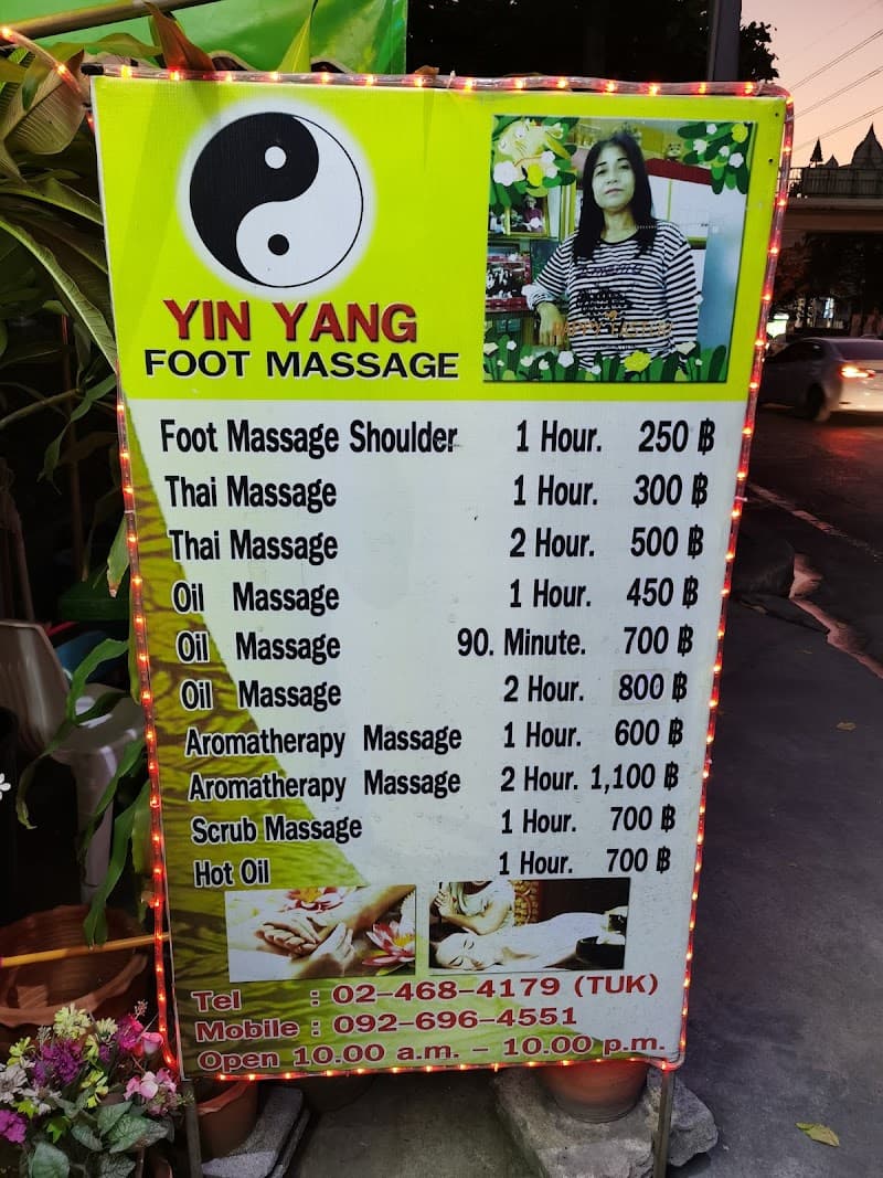 Body Massage Foot Massage Next to King Taksin the Great Shrine photo