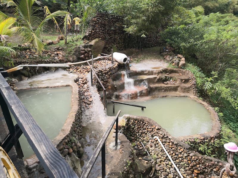Bongo Baths Roseau photo