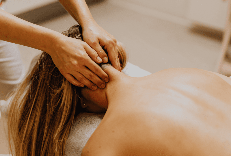 Bouillon & Bouillotte - Massage Verbier et Naturopathie - Elisa Neaud photo