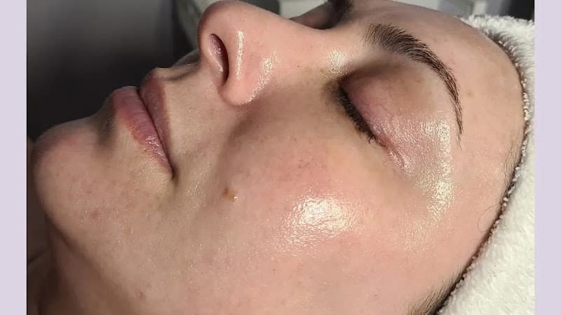 Brow to Toe Waxing and Skin Care Studio Hampstead photo