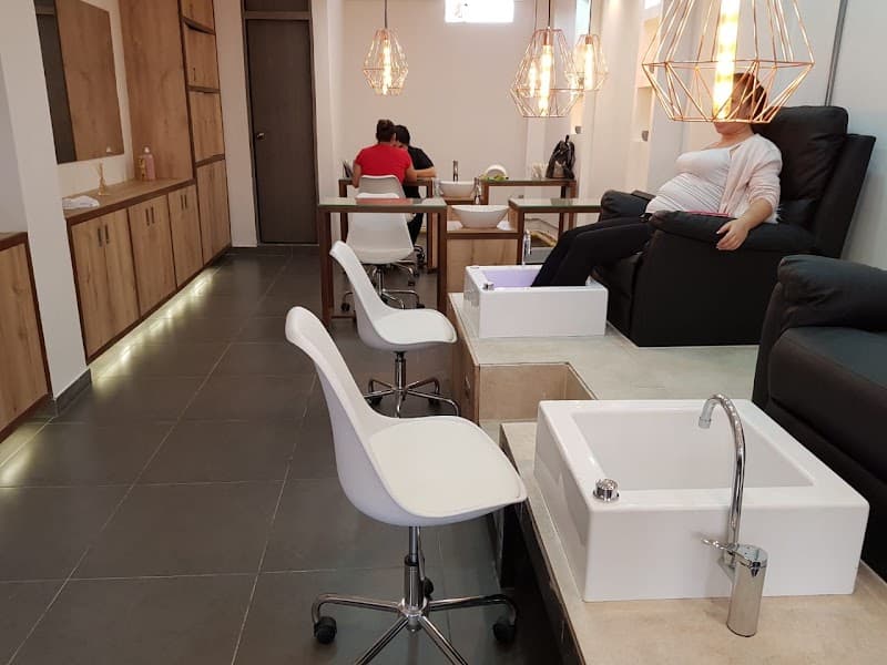 Budapest Nails Spa Medellín photo