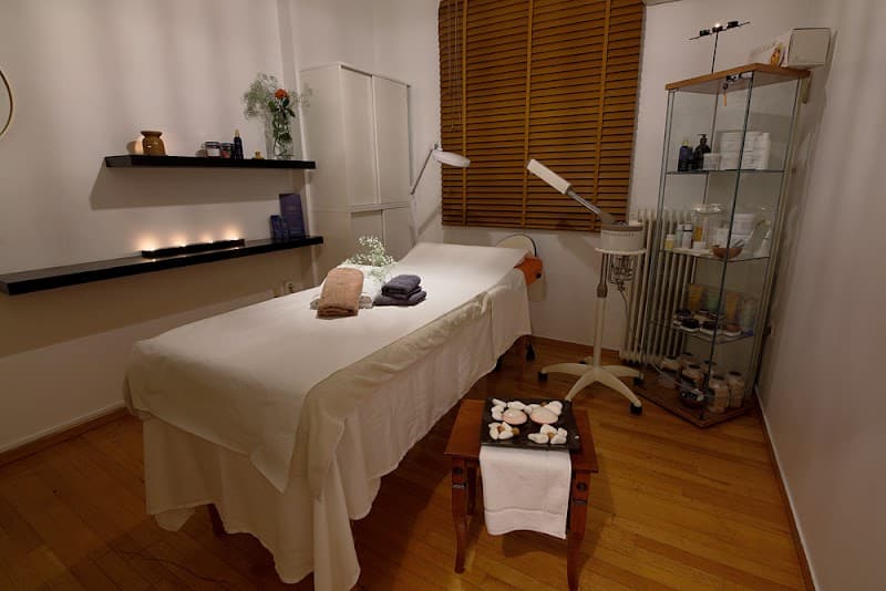 Calmora Spa Thiseos 27a photo