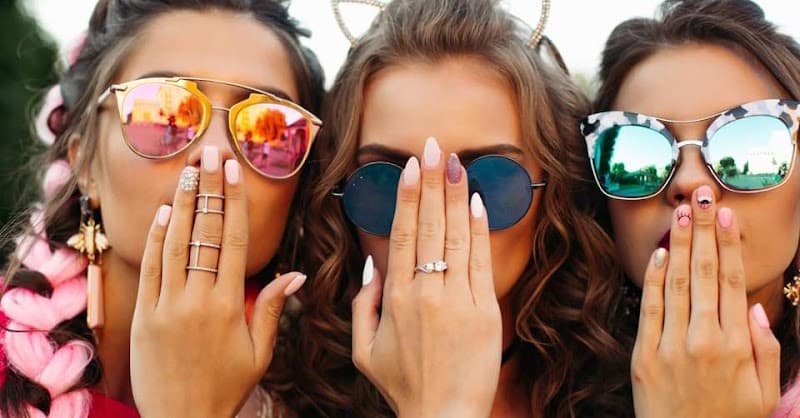 Candy nails ad Dubai photo