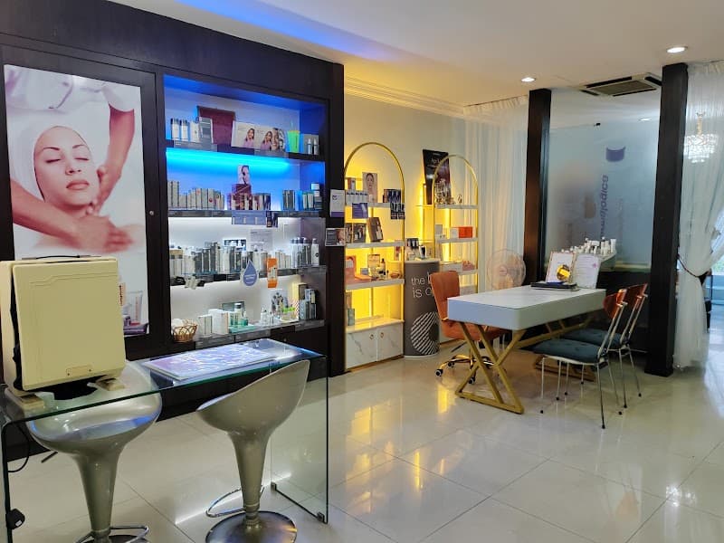 Carlisane Beauty House Semenyih photo
