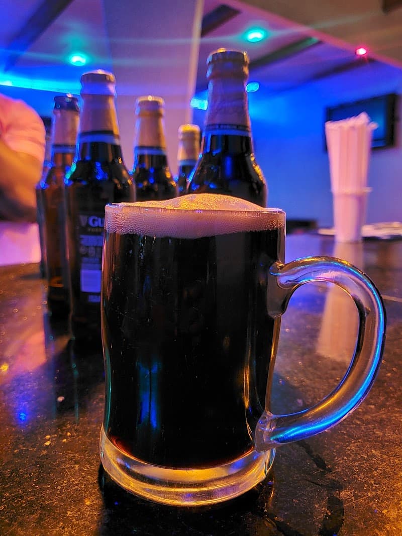 Castle Lounge, Restaurant and Motel Kampala photo