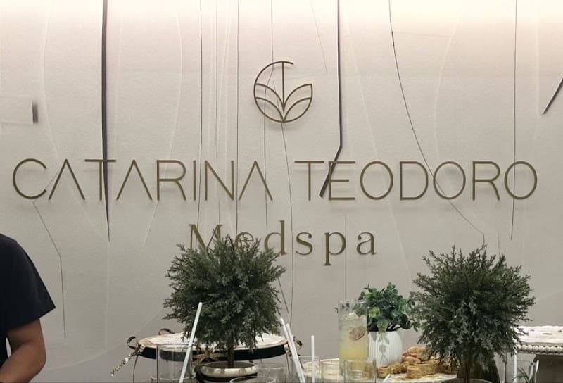 Catarina Teodoro Medspa Downtown Montréal photo