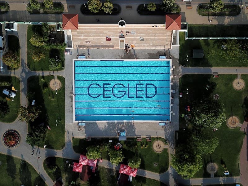 Ceglédi Gyógyfürdő és Szabadidőközpont photo