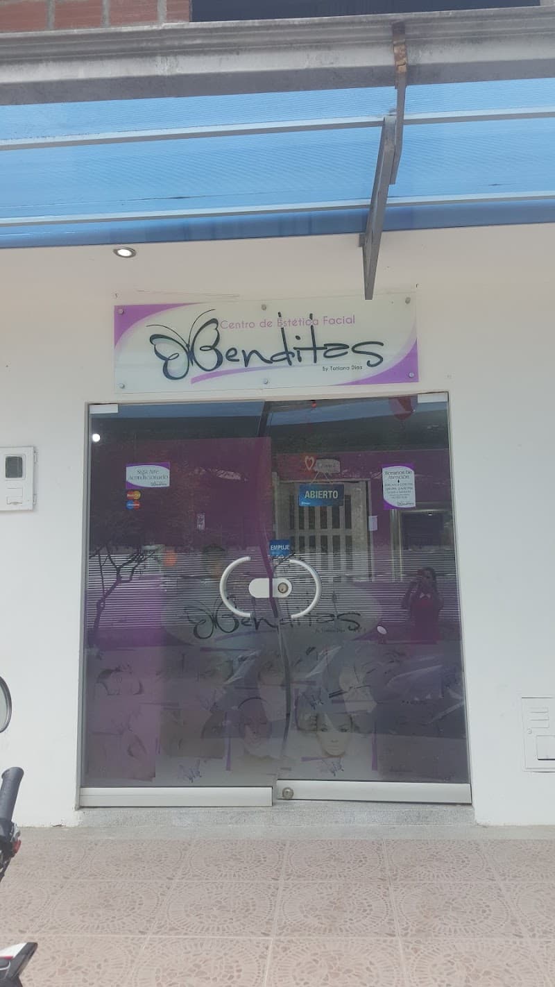 Centro de Estetica Facial Benditas Granada photo