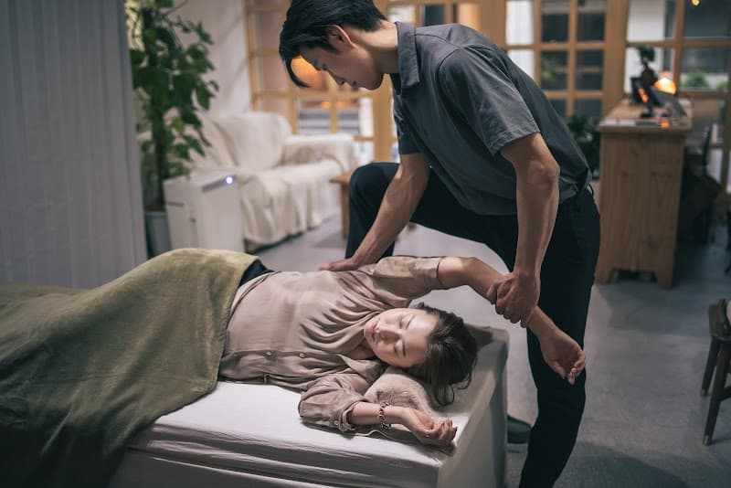 Chiropractic and Scalp massage spa Kyoto photo