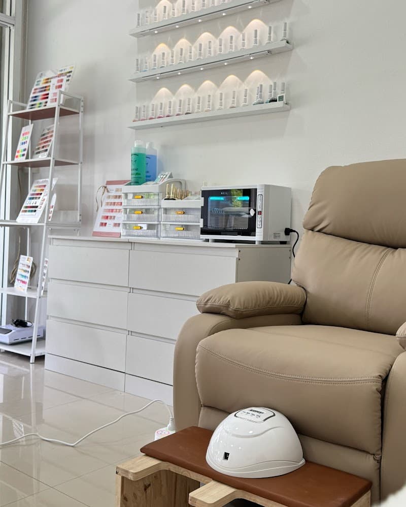 Clean nails Chonburi photo