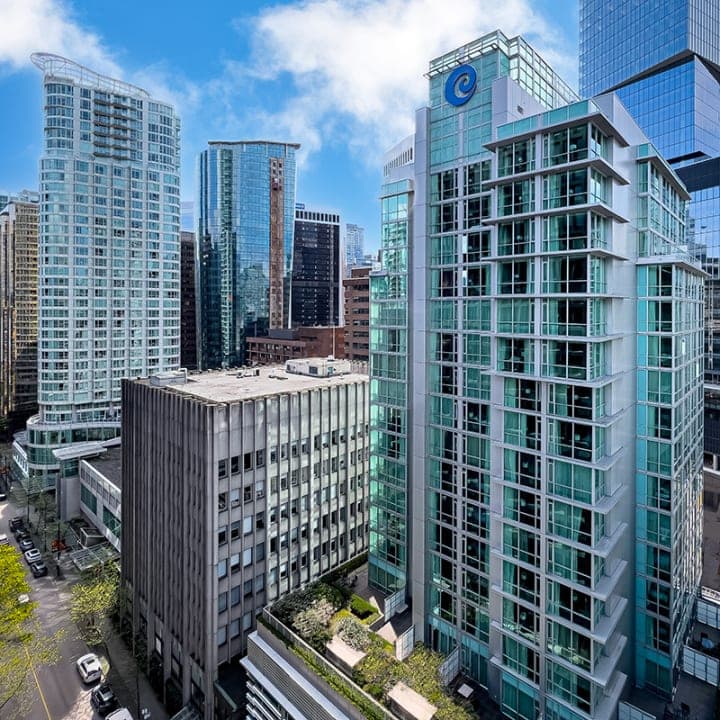 Coast Coal Harbour Vancouver Hotel by APA photo