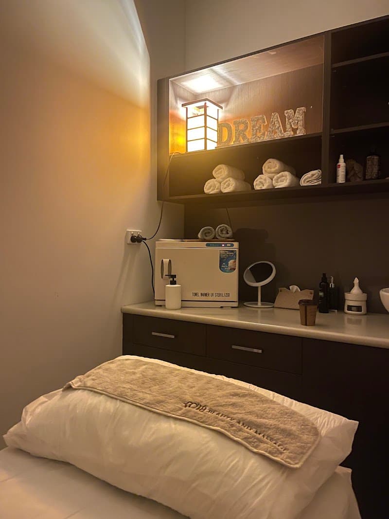 COL18 Beauty and Massage Sydney photo