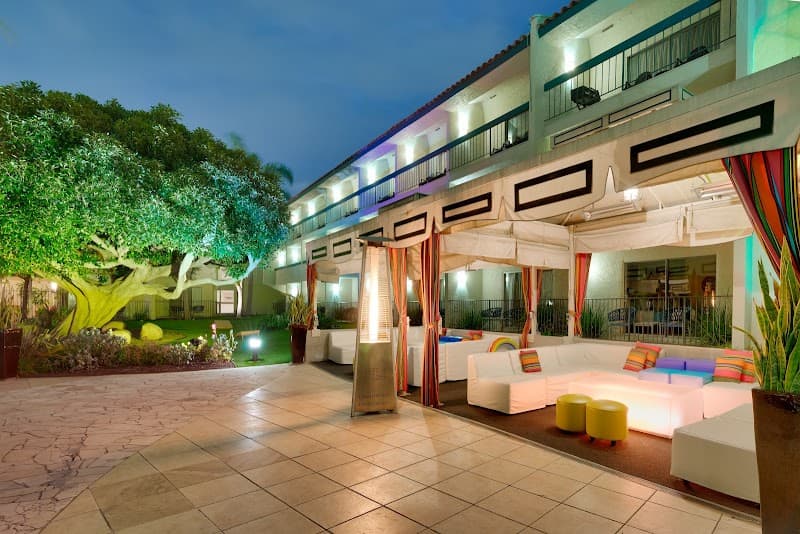 Complexions Day Spa @ The Atrium Hotel Irvine photo