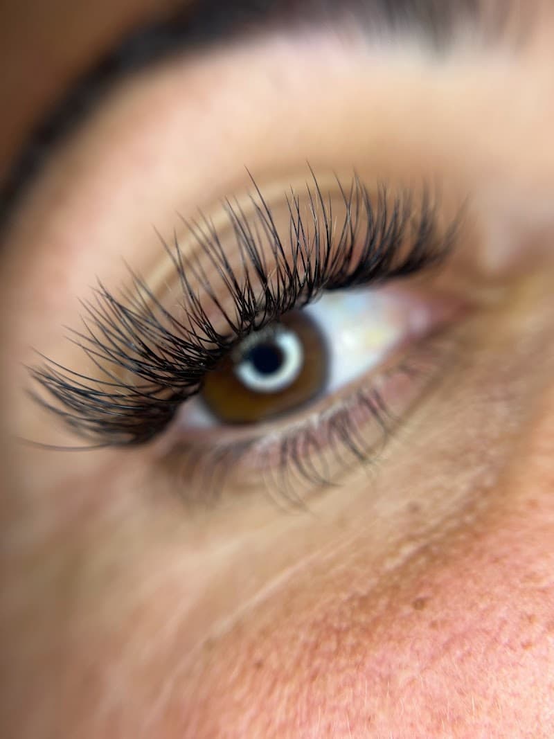 Comptoir du Regard Spécialiste Extension cils, Spray Tanning, Head Spa Japonais Saint-Tropez photo