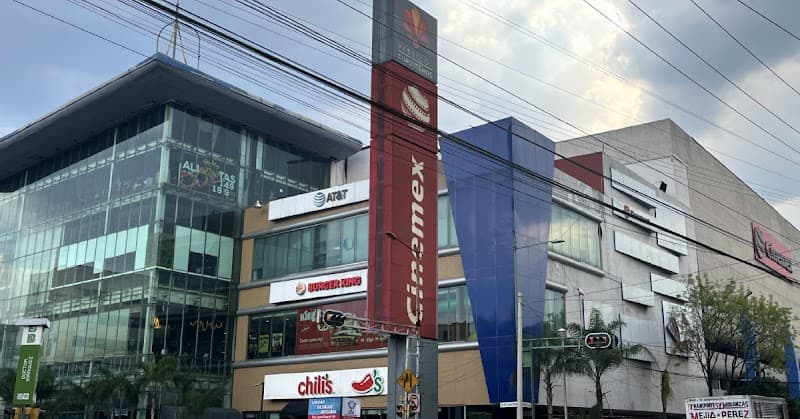 Cuerpo esbelto Cuauhtémoc photo