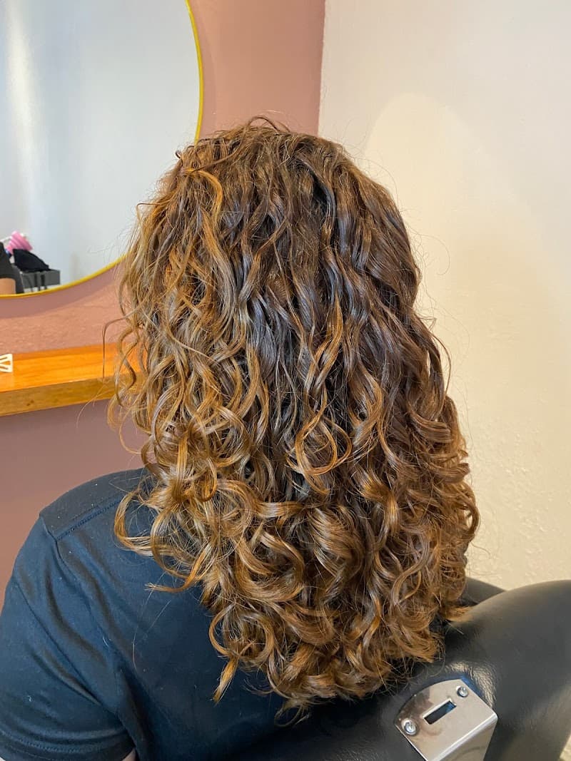 Curly Salon La Tana Antigua Guatemala photo