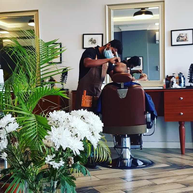 Cut and Shave Al Kharjiyah Street photo
