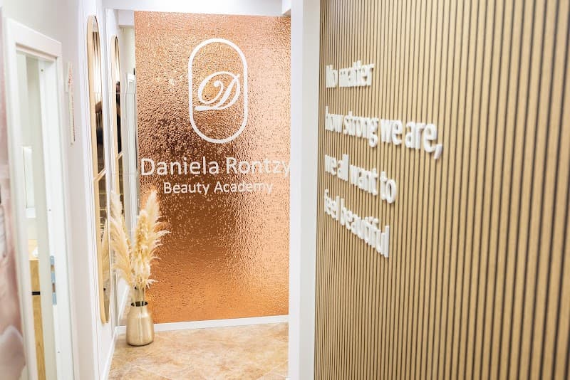Daniela Rontzy Beauty Academy Drobeta-Turnu Severin photo