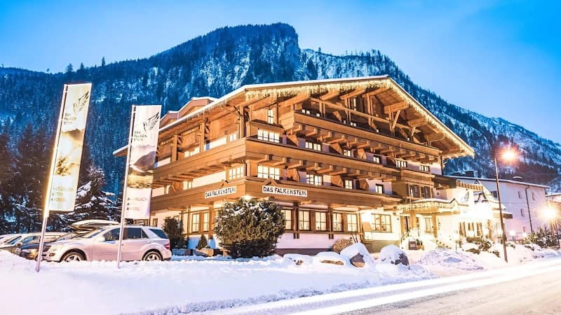 Das Falkenstein | Sport- & Wellnesshotel Kaprun / Österreich Zell am See photo