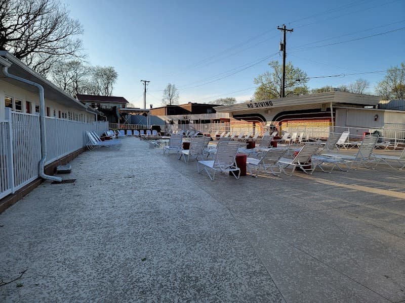 Davis Lounge Pit Bull Resort and Spa Nashville photo