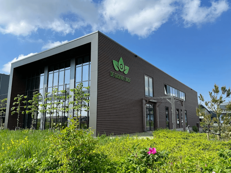 De Groene Linde showroom Heiloo photo