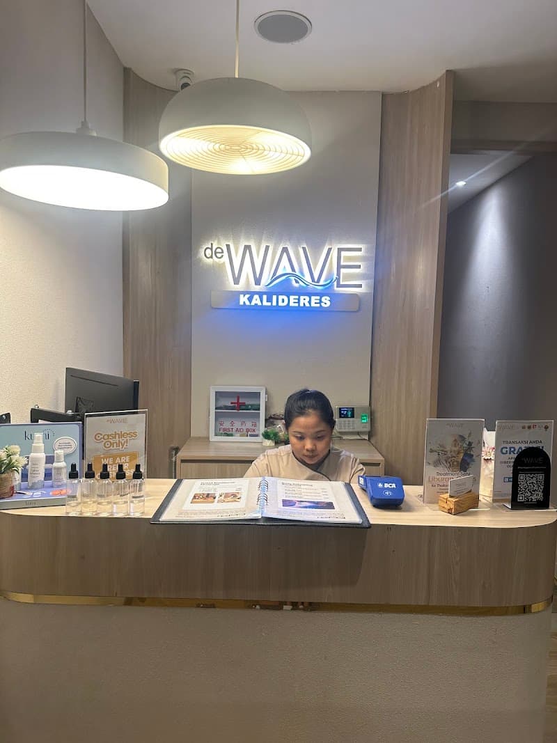 De WAVE Family Massage, Reflexology & Beauty Bar Kalideres Jakarta Jakarta Barat photo
