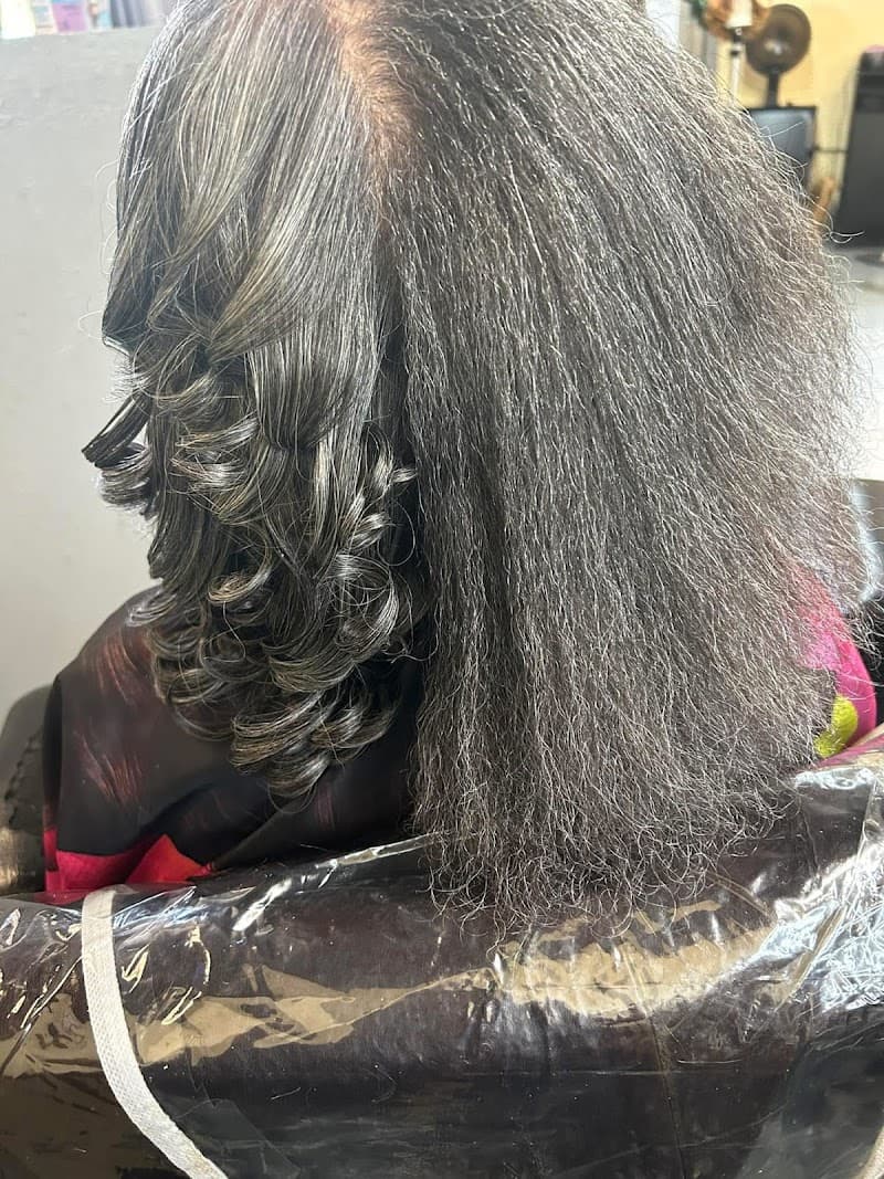 Deezigns Salon & Spa Lords Valley photo