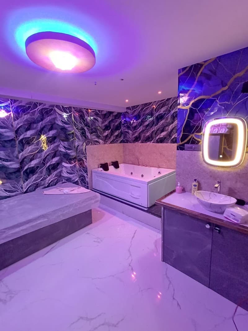 Della Wellness & Thai Spa in Kalyan photo