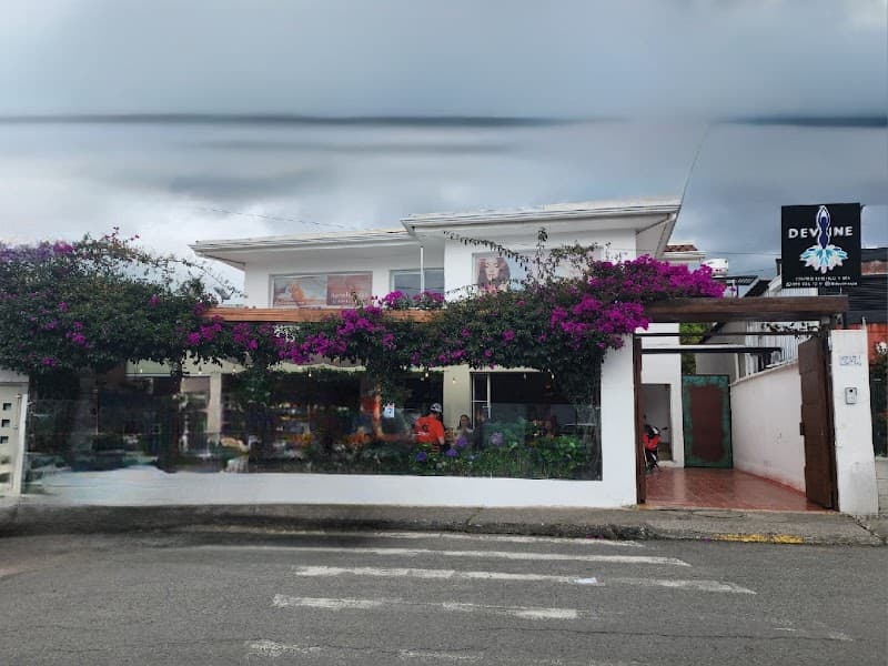 Deviine Estética and Spa Cuenca photo